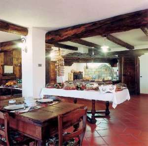 Xtrallusion offers characteristic Bed and Breakfast, B&B, Guest House, Hotel, Albergo and Country Lodge accommodation in Italy. Plus independent self-guided Walking, Adventure, Activity, Skiing and Paragliding Holiday itineraries on the Italian Rivieras, in the Italian Lakes, in the Italian Alps and in some of the most beautiful corners of Italy.